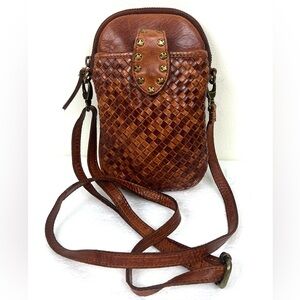 Vilenca Holland Woven Leather Crossbody Phone Bag